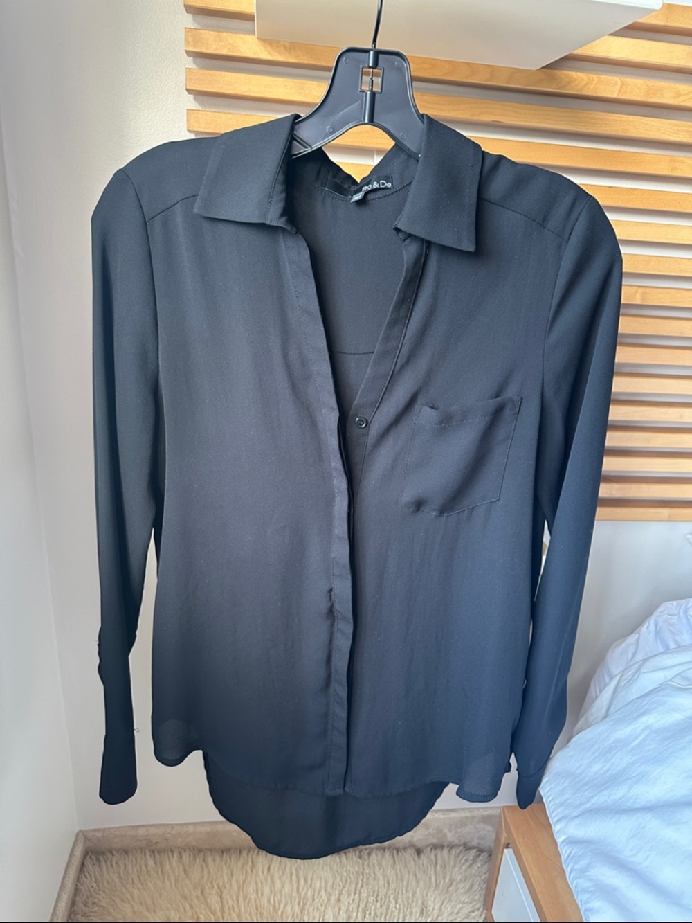 Ro & De Black Long Sleeve Button-Down Blouse